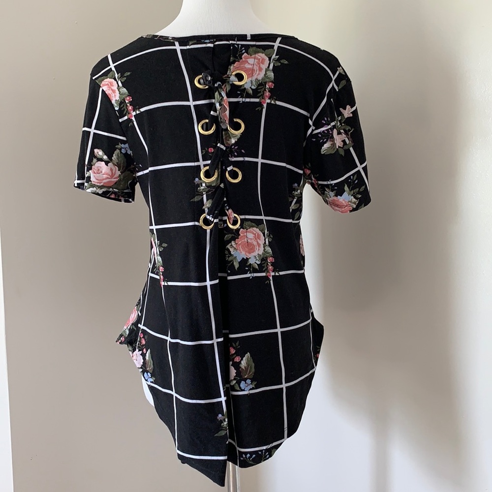 ‼️SOLD‼️ Casual | dressy top - Picture 3 of 6